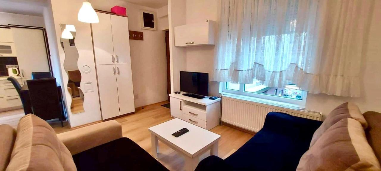 Bright & Lovely Apartment In The City Center Prishtinë Exterior photo