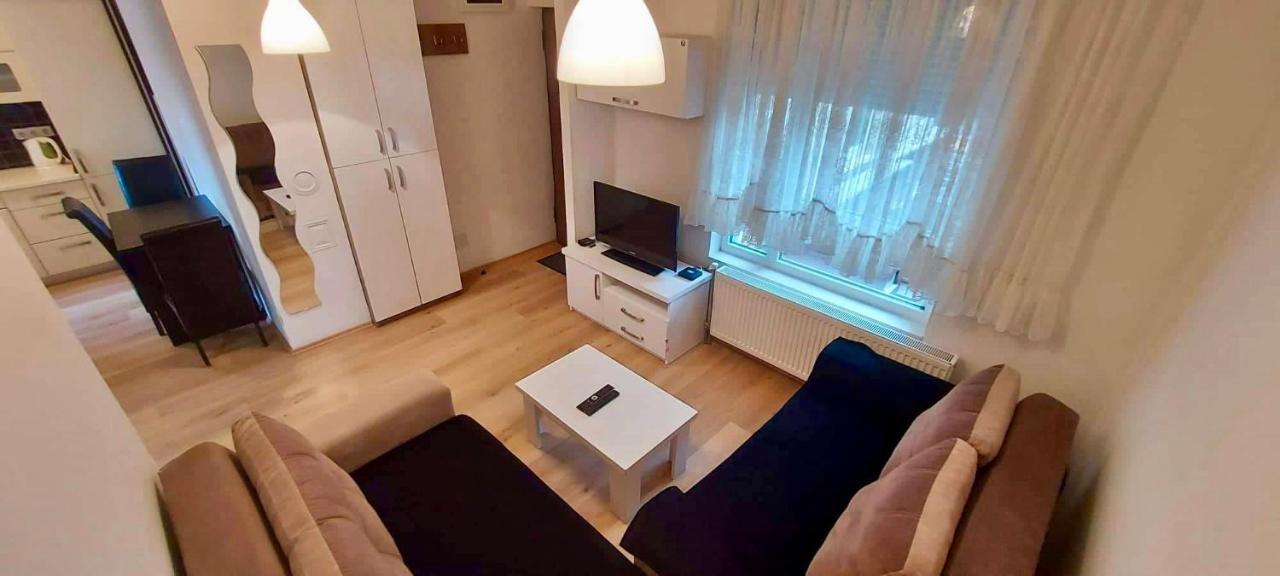 Bright & Lovely Apartment In The City Center Prishtinë Exterior photo