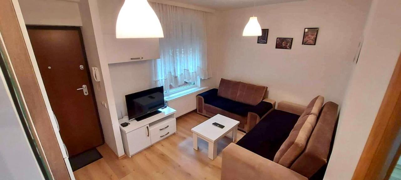 Bright & Lovely Apartment In The City Center Prishtinë Exterior photo