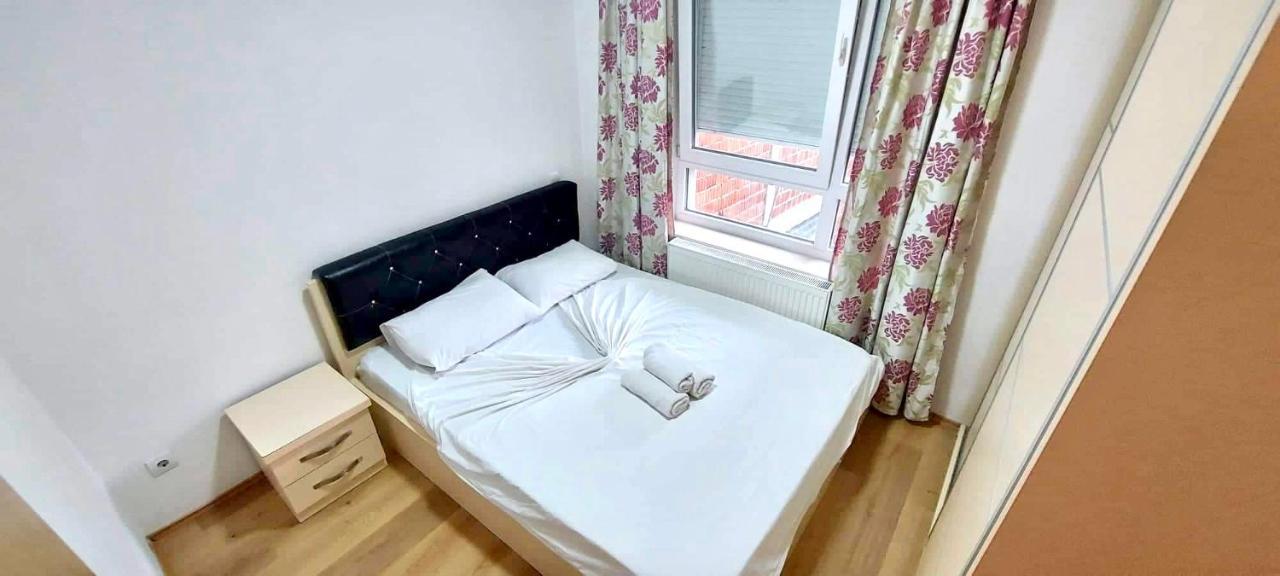 Bright & Lovely Apartment In The City Center Prishtinë Exterior photo